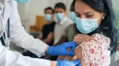 టీకాల వేగం పెరిగినా, పూర్తి డోసులు తీసుకోవాల్సిన జనాభా ఇంకా ఎక్కువగానే ఉంది.