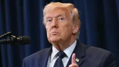 डोनाल्ड ट्रंप