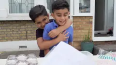 أيان وميخائيل