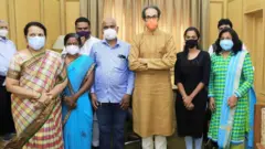 स्वप्नील लोणकर यांच्या कुटुंबीयांची भेट
