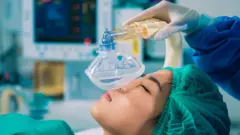 World Anaesthesia Day: भूल देणाऱ्या पडद्यामागच्या कलाकाराविषयी या गोष्टी ठाऊक आहेत?