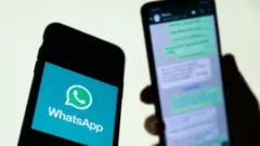 Telajoguinhos que pagamcelular com o símbolo do WhatsApp