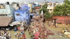 வாகனத்தில் பிறந்த குழந்தை 