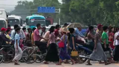 ရန်ကုန်စက်မှုဇုန် လုပ်သားတွေ ဖိအားပေး စစ်သားစုဆောင်းခံရ