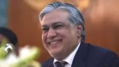 ڈالر، اسحاق ڈار