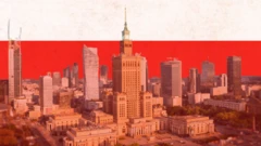 Вид на центр Варшави на тлі польського прапора