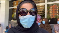 په البانیا کې لسګونه هغو افغانانو اعتراض کړی چې له نژدې تېرو نهو میاشتو راهېسې هلته په کمپونو کې پراته دي.