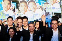 ประชาธิปัตย์ อภิสิทธิ์