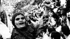زمان تاخت و تازه زهرا خانم. جلو دانشگاه تهران