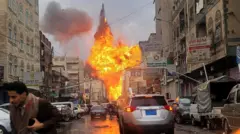 تصاعد النيران بعد غارة إسرائيلية على موقع في صنعاء 