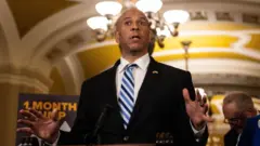 El senador, Cory Booker, en una intervención