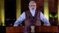 மோதி தலைமையிலான ஆலோசனை கூட்டத்தை மு.க.ஸ்டாலின் மம்தா பானர்ஜி புறக்கணிப்பு