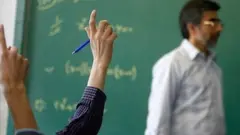 معاون سازمان برنامه و بودجه امروز در جلسه علنی مجلس شورای اسلامی گفته «وزارت آموزش و پرورش ۲۷ اسفند ماه بار مالی ناشی از رتبه بندی را به این سازمان اعلام کرد»