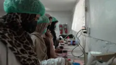 তালেবানদের কড়া অনুশাসনে নারীদের কাজ করা কঠিন