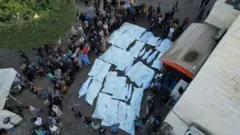 గాజాలో బాంబు పేలుళ్లు