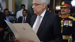 රනිල් ජනපති ලෙස දිවුරුම් දෙයි