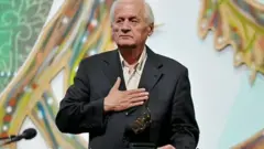 اکبر عالمی، استاد نور و رنگ و منتقد سینما در گذشت