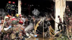 बांगलादेश वायूसेना विमान अपघात