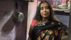 झुग्गी-बस्ती में रहने वाले लोग एलपीजी संकट से कैसे जूझ रहे हैं?