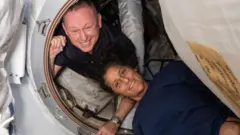 અંતરિક્ષમાં ફસાયેલા અંતરિક્ષ યાત્રી સુનીતા વિલિયમ્સ અને બૅરી બુચ વિલ્મોર