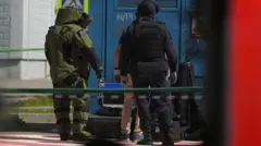 File photo of pipo wey dey under arrest