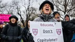 Протесты в Кембридже 12 апреля 