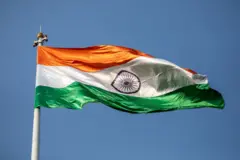 இந்திய தேசியக் கொடி, பாகிஸ்தானில் இருவர் கைது