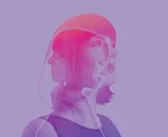 Ilustración de tres rostros de una misma mujer superpuestos con diferentes caras reflexivas.