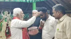 தமிழ்நாடு: மொஹரம் தினத்தில் அல்லாவுக்கு தீ மிதித்த இந்துக்கள், பிரசாதம் வழங்கிய முஸ்லிம்கள்