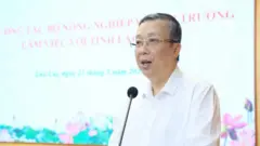 Thứ trưởng Nông nghiệp và Môi trường Hoàng Trung