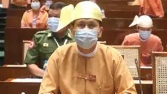 ရန်ကုန်တိုင်းဝန်ကြီးချုပ်အနေနဲ့ မူလတာဝန်အတိုင်း ပြန်လည်လုပ်ဆောင်ဖို့အတွက် လွှတ်တော် က ဒီကနေ့မှာဆုံးဖြတ်လိုက်တယ်