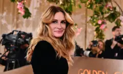 2026年1月11日、カリフォルニア州ビバリーヒルズのビバリー・ヒルトン・ホテルで開催された第83回ゴールデン・グローブ賞に出席したアメリカの女優ジュリア・ロバーツ(写真:フレデリック・J・ブラウン/AFP、ゲッティイメージズ経由)