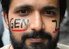फलकांऐवजी मीम्स, घोषणांऐवजी रील्स... तरुणांच्या आंदोलनात काय बदललं?