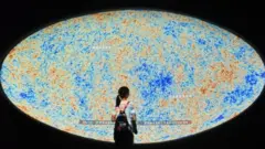 Une image du rayonnement de fond des micro-ondes au planétarium de Shanghai, en Chine