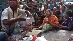 দরিদ্র জনগোষ্ঠীর জন্য টিসিবির ট্রাকে করে নিত্য পণ্য বাজারের তুলনায় কিছুটা কম দামে বিক্রি করা হয়।