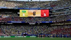 انتهاء الشوط الأول بتعادل البرازيل والمغرب بهدف لكل منهما