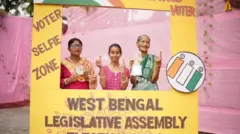 ভোট দেওয়ার পরে সেলফি তোলার ব্যবস্থা করেছিল নির্বাচন কমিশন