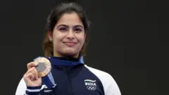 ஒலிம்பிக் பதக்கம் வென்ற மனு பாக்கர்