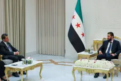الرئيس السوري أحمد الشرع ومظلوم عبدي، قائد "قوات سوريا الديمقراطية"