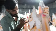 मूर्ति बनाउने पेसा