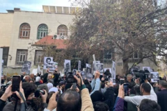 دعوات القصاص تتعالى بين أسر ضحايا سجون الأسد في سوريا