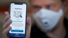 غرفة أخبار كورونا: شكوك حول تطبيقات تتبع الفيروس في دول غربية وعربية