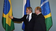Lula durante encontro com Vladimir Putin, então primeiro-ministro da Rússia, em maio de 2010