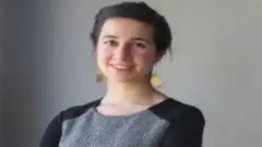 نیلوفر بیانی