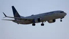 Daandii qilleensaa- United Airlines eenyummaa reenfa argamee adda hin baasne