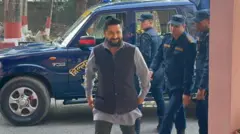 चितवन जिल्ला अदालतमा रवि लामिछाने