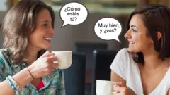 Dos mujeres hablando español