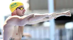 James Magnussen com os braços estendidos