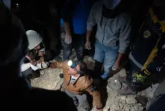 सीरिया की सेडनाया जेल में कैदियों की तलाश जारी है