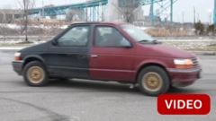 இரண்டு முன்பக்கங்களைக் கொண்ட விசித்திர கார்